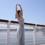 淺藍刷色顯瘦牛仔褲